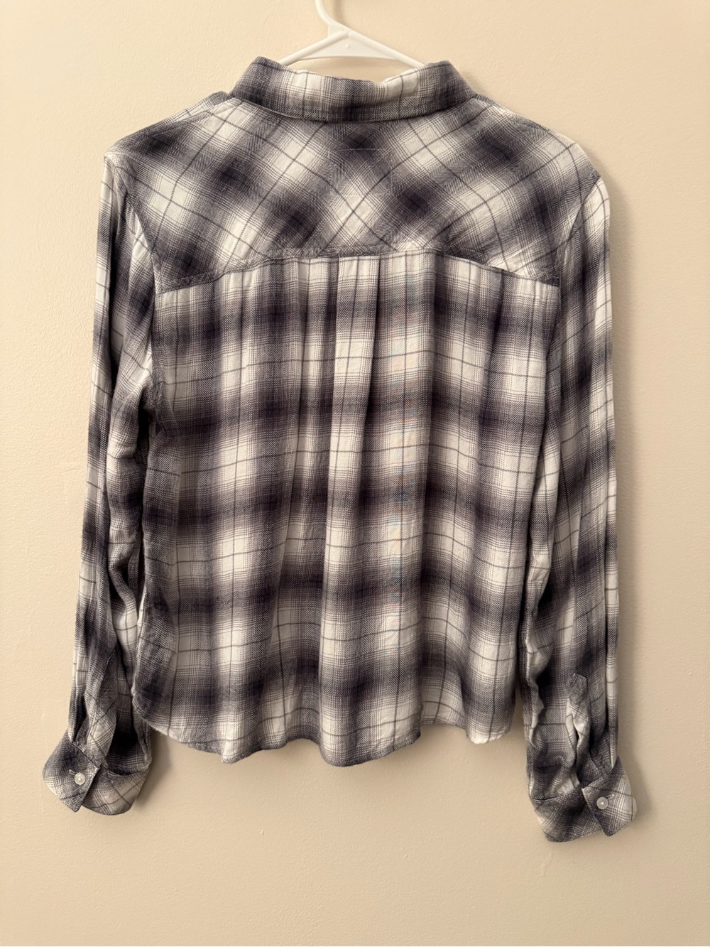 Rails Women’s Smoke Ivory Shadow Plaid Button-Up Shirt Size Medium - Picture 3 of 5